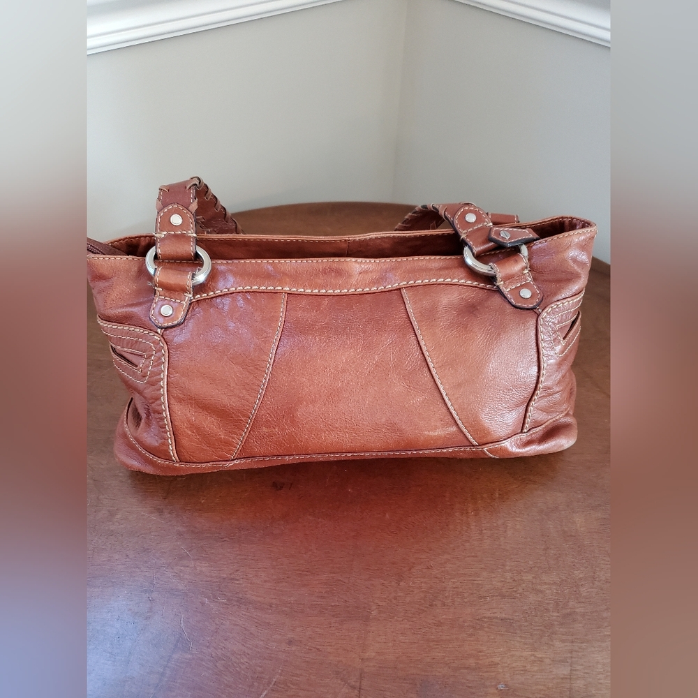 Classic Leather Shoulder Bag in Cognac Brown